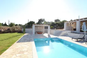 Villa Dionysos, villa de luxe avec des vues fantastiques sur un grand terrain - Image 3