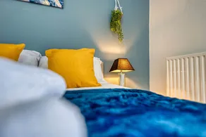 3 Bedroom House Sleeps 6 - Image 3