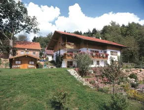 Appartamento con camera da letto e ampio soggiorno - Image 3