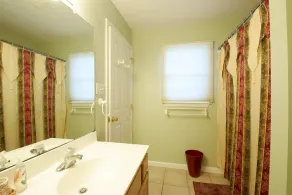  Beach Waves Escape! LOCATION! Convention Center!  Fox Park! Pet Friendly! - Image 5