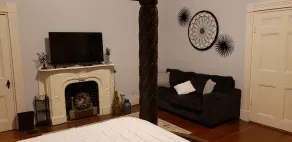The Budd-Pafford House - The Exploration Suite - Image 3