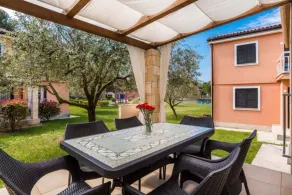 Holiday apartment with pool and Wi-Fi - Image 5