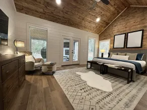 Stunning Modern Cabin - Image 5