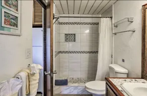 Spacious Oceanview Resort Villa with Wrap-Around Balcony-Close to many Beaches! - Image 3