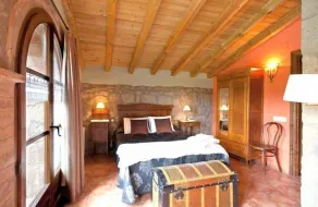 Casa Basque - Outdoor Pool & Indoor Pool, Spa, Sauna, Large Garden, BBQ - Image 4