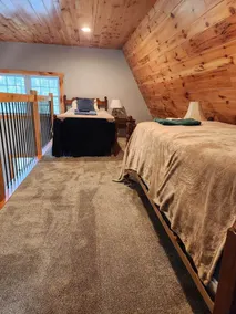Fly Away Cabin: Relax and enjoy the creek views and sounds. - Image 5