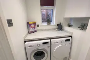 Apartmentsleeps8-wifi-famillyfriendly-citycentre - Image 2