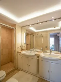 Nautic Palace Apartment with pool + parking + Air Conditioning near the sea - Image 2