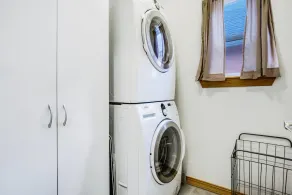 Family-Friendly, Two-Level Home w/Free WiFi, Gas Grill, Washer/Dryer, & Balcony - Image 2