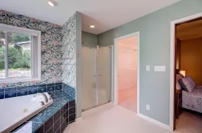 Premium 3BR 3BA with Hot Tub & Pool, near all of LaCrosse's Top Rated Activities - Image 5