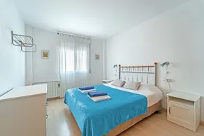 WELCS APARTAMENTO 153 EMP con vistas al puerto - Image 5