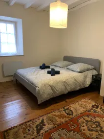Pretty renovated farmhouse - Image 5