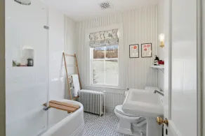 Gorgeous Hudson Valley Farmhouse On 14 Acres 3 Bedroom Home - Image 5