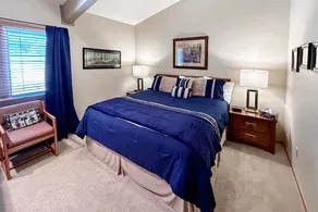 Snowmass Village condo close to ski lift with deck & bright interior - Image 5