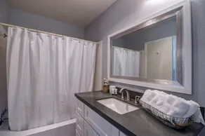 Récemment rénové 2BR 2. 5BA 1400 SQFT - Image 2