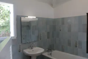 Smukt hus med blå skodder 3 soveværelser op til 8 senge - Image 4