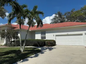 Beautiful Water Views, 5-min Walk to South Beach, Heated Pool, Hot Tub, 5 Bikes - Image 4