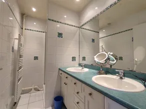 Smukt sommerhus, meget tæt på havet med privat pool - Image 2