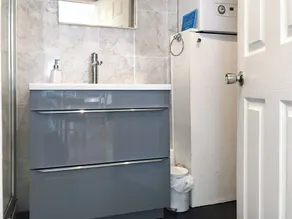 2 bedroom accommodation in Portland, near Weymouth - Image 3