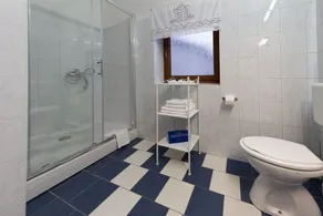 1BR apartment with terrace and private parking - Image 3