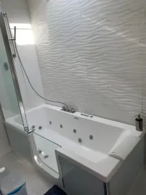 SPACIOUS APARTMENT CLOSE TO ALL AMENITIES - Image 2