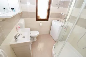 Appartement de vacances avec une belle terrasse et un accès Internet - Image 3