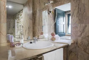 Large villa with pool near Santiago - Image 2