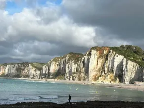 Grande maison de famille surplombant la mer - Image 3