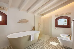 Wunderschöne Villa mit gepflegtem Garten, privatem Pool und Meerblick - Image 4