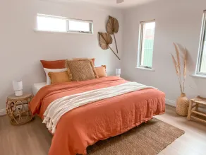 BASK - Great Location. 100m from cafes & shops. 150m from beach! - Image 3
