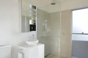 Bella Home - Architecturally designed just 120 meters to beach - Image 4