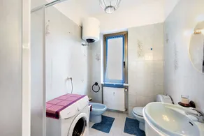 Apartamento 'Casa Vera' com vista para a montanha, terraço privado e acesso Wi-Fi - Image 3