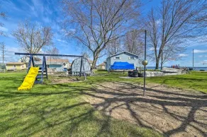 Full Cabin: 14 Steps to the Lake!  PET FRIENDLY! - Image 2