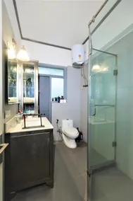 Luxury, comfortable and peaceful with free parking - Image 5