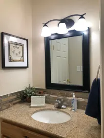 Modern, Fresh and Beautiful 2 Bedroom Cottage! - Image 2