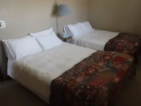 Benders Log Cabin \"Din Home Away from Home\" - Image 5