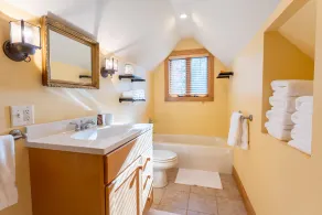 Fortune Ridge: The Perfect Summer Getaway: Kayaking, Swimming & Bonfires - Image 5
