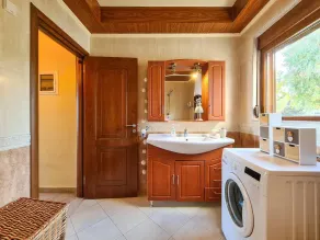 Colonial View Apartment - Image 4