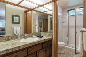 Cozy Family sized Condo- access to Hot Tub and Sauna- Minutes away from Skiing - Image 4