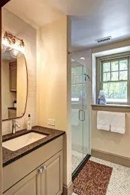 Sunny Executive Carriage House / Guest House ligger i Blue Bell, PA. - Image 2