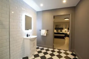 Luxury Large bedroom in the heart of Galway City - Image 2