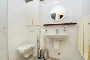 Holiday Home Sweet Dreams - Image 3
