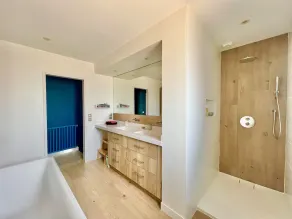 Contemporary villa with pool, 10 minutes from the beach! - Image 2