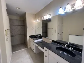 Holy Mackerel -Gorgeous, large home -Ocean view & Sound view -Great for families - Image 3