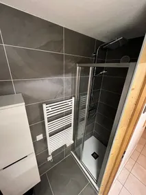 NEW 6 Person Apartment in Chalet close to slopes and town center - Image 4