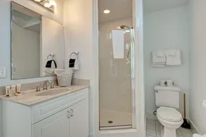 Oceanfront, separate detached suite with rental of home, BHI - Image 3