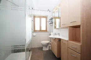 Ferienwohnung Staufen, 50 qm, 2 Schlafzimmer, 4 Personen, Nichtraucher, Balkon mit Bergblick, Obergeschoß - Image 5