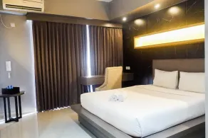 Modern Cozy Studio Apt at Taman Melati By Travelio - Image 5