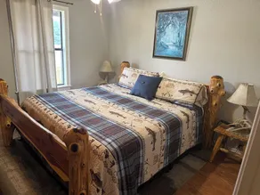 Antler Oaks Lakeside Cabin - Image 3