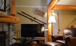 Walking Distance To Ski Lifts And Trails. Free Netflix, IPTV, Crave, Amazon PM - Image 2